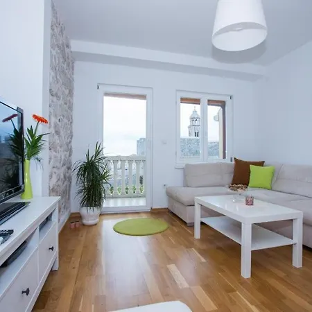 Nera Apartment *